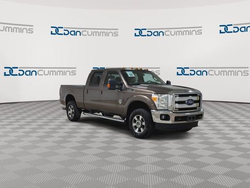 Used 2015 Ford F250 Lariat w/ Lariat Interior Package image 3