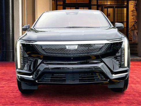 New 2026 Cadillac Optiq Luxury 1 RWD image 3
