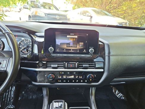 Used 2025 Nissan Pathfinder SV FWD image 16