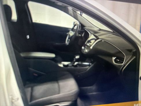Used 2023 Chevrolet Malibu LT image 8