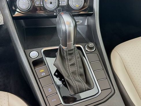 Used 2019 Volkswagen Jetta R-Line w/ R-Line Cold Weather Package image 19