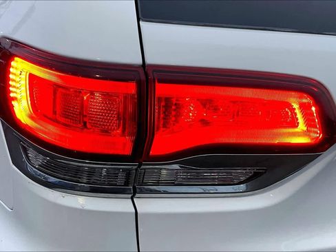 Used 2021 Jeep Grand Cherokee Limited w/ Premium Lighting Group image 32