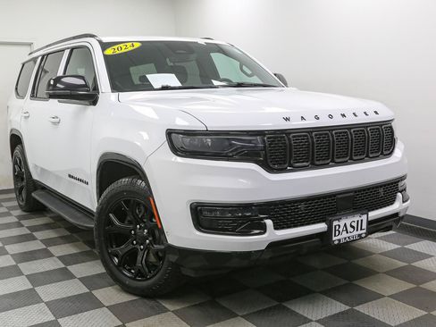 Used 2024 Jeep Wagoneer Series II AWD/4WD image 2