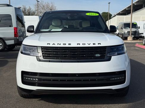 Used 2025 Land Rover Range Rover SE AWD/4WD image 17