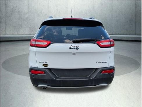 Used 2018 Jeep Cherokee Limited AWD/4WD image 5