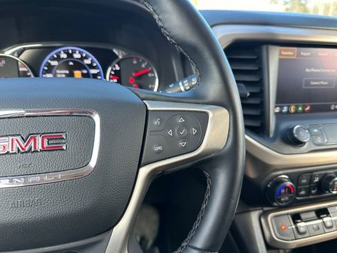 Used 2023 GMC Acadia Denali w/ Denali Ultimate Package FWD image 23