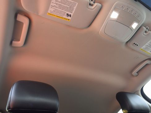 Used 2019 Ford Edge SEL w/ Equipment Group 201A image 24