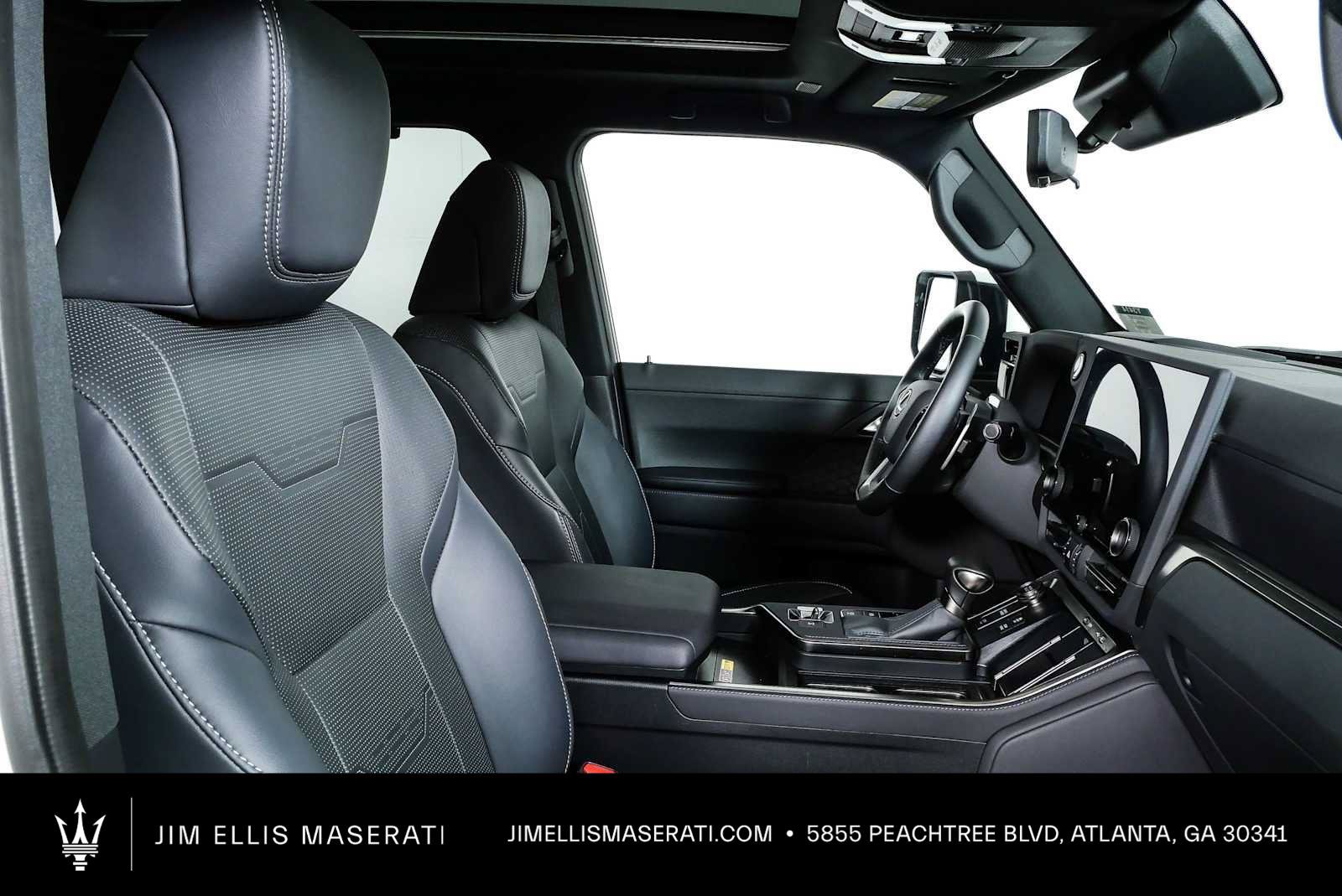Used 2025 Lexus GX 550 w/ Accessory Package (2T) AWD/4WD image 23