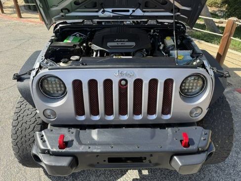 Used 2016 Jeep Wrangler Unlimited Rubicon AWD/4WD image 38