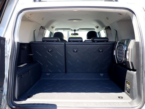 Used 2007 Toyota FJ Cruiser 4WD image 11