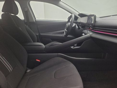Used 2024 Hyundai Elantra SEL FWD image 21