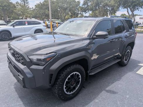 Used 2025 Toyota 4Runner TRD Off-Road Premium AWD/4WD image 2