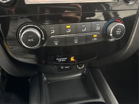 Used 2019 Nissan Rogue Sport S w/ Appearance Package AWD/4WD image 36