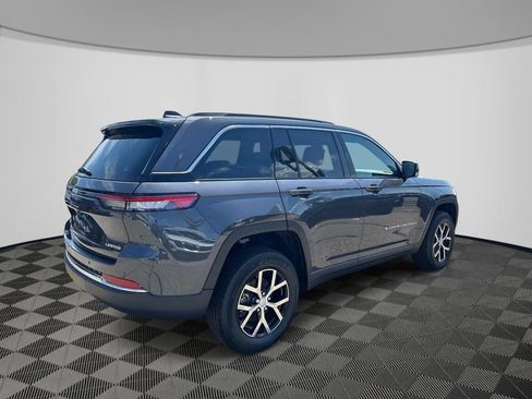 Certified 2025 Jeep Grand Cherokee Limited AWD/4WD image 6