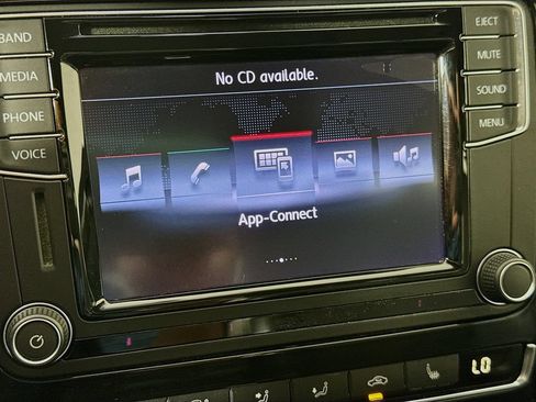 Used 2016 Volkswagen Passat 1.8T SE FWD image 15