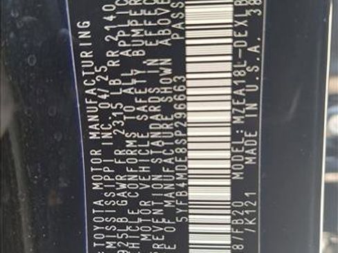 Used 2025 Toyota Corolla LE FWD image 24