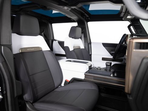 Used 2025 GMC Hummer EV 2X AWD/4WD image 27