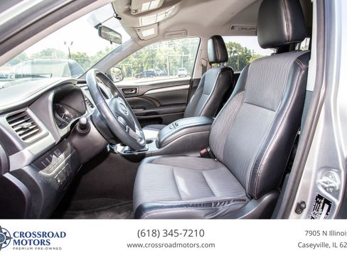 Used 2016 Toyota Highlander Plus AWD/4WD image 17