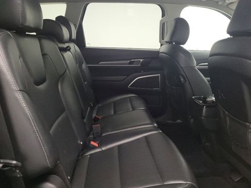 Used 2020 Kia Telluride LX FWD image 19