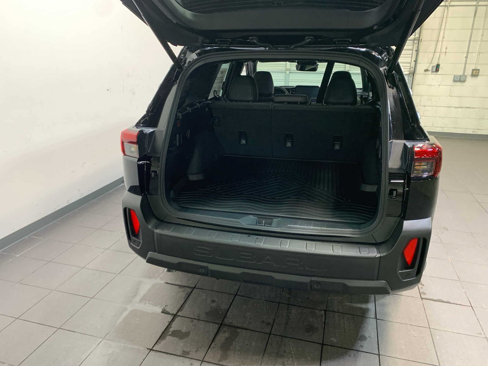 New 2026 Subaru Outback Limited AWD/4WD image 11