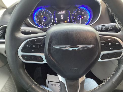 Used 2023 Chrysler Voyager LX FWD image 18