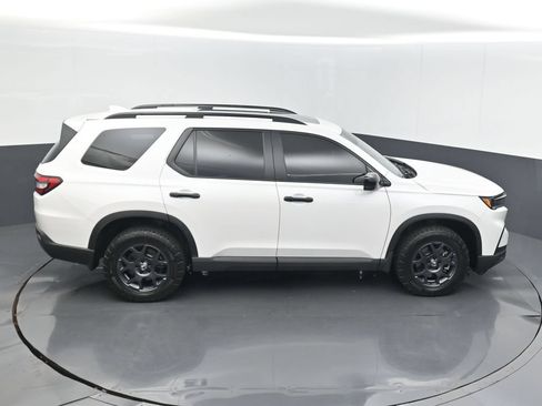 Certified 2025 Honda Pilot TrailSport image 14