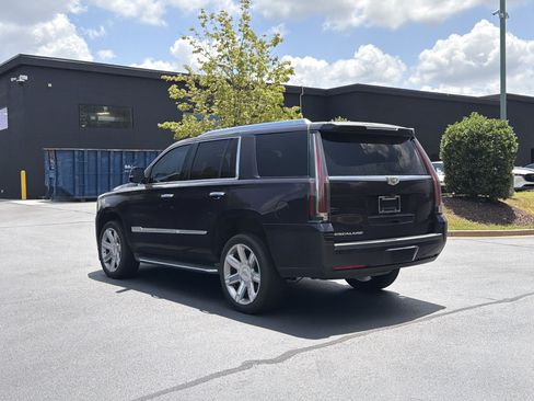 Used 2018 Cadillac Escalade Luxury AWD/4WD image 13