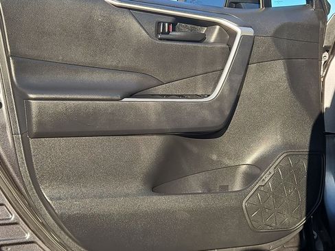 Used 2025 Toyota RAV4 LE AWD/4WD image 10