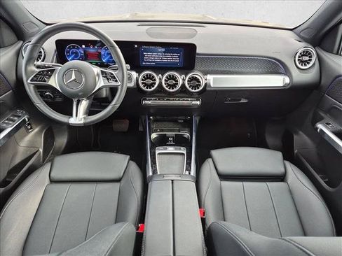 Used 2024 Mercedes-Benz EQB 300 4MATIC image 16