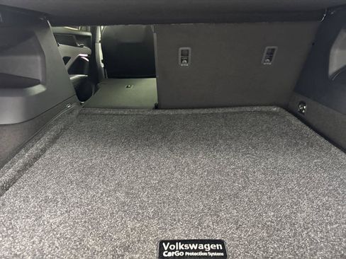 New 2026 Volkswagen Tiguan SE R-Line AWD/4WD image 14