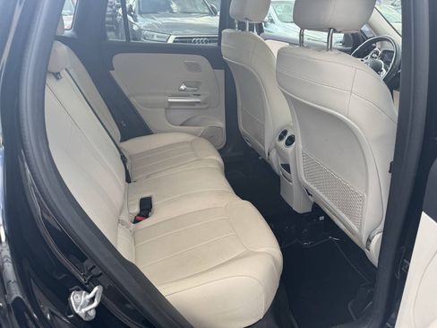 Used 2021 Mercedes-Benz GLA 250 4MATIC image 25