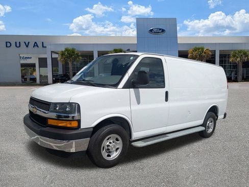 Used 2024 Chevrolet Express 2500 w/ Driver Convenience Package RWD image 8