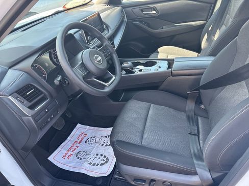 Used 2024 Nissan Rogue SV FWD image 16