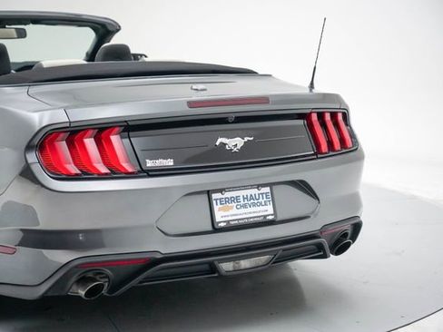 Used 2020 Ford Mustang Convertible RWD image 4