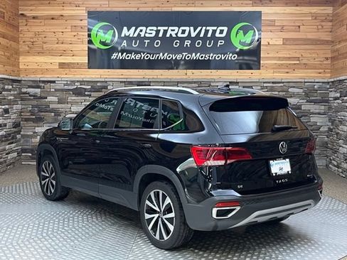 Used 2022 Volkswagen Taos SE w/ Panoramic Sunroof Package AWD/4WD image 6