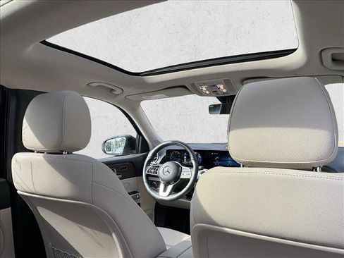 Used 2023 Mercedes-Benz GLB 250 image 17