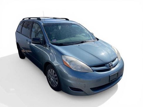 Used 2009 Toyota Sienna CE image 8