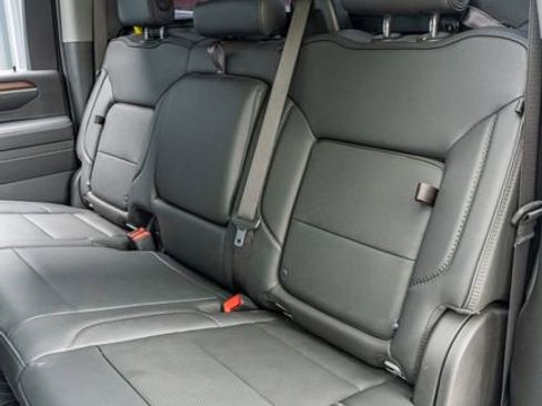 Used 2025 GMC Sierra 2500 Denali w/ Denali Reserve Package AWD/4WD image 35