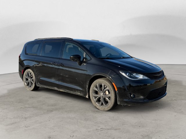 Used 2020 Chrysler Pacifica Touring-L Plus w/ Advanced Safetytec Group FWD image 3