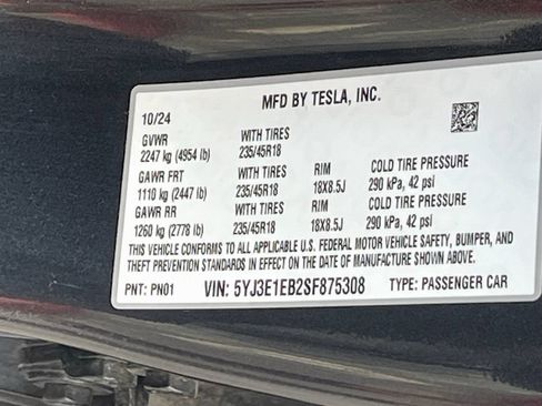 Used 2025 Tesla Model 3 Long Range AWD/4WD image 32