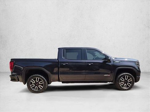 Used 2023 GMC Sierra 1500 AT4 w/ AT4 Premium Package AWD/4WD image 4
