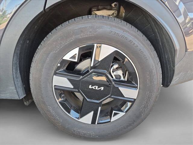 Used 2026 Kia Sportage LX FWD image 13