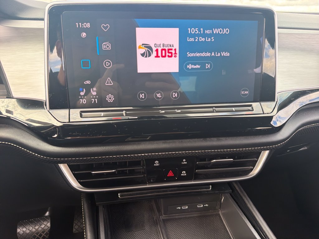 Certified 2024 Volkswagen Atlas Cross Sport SE AWD/4WD image 15