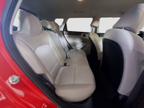 Used 2022 Kia Soul LX FWD image 26