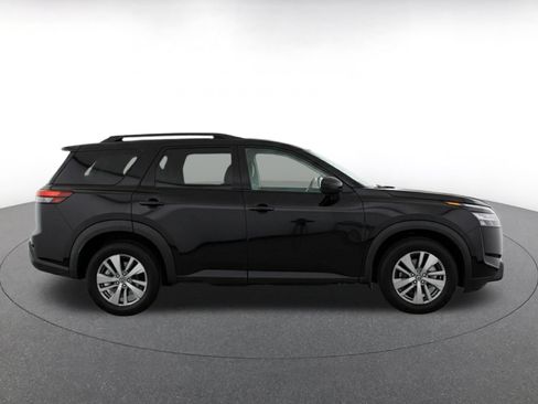 Used 2025 Nissan Pathfinder SV FWD image 14
