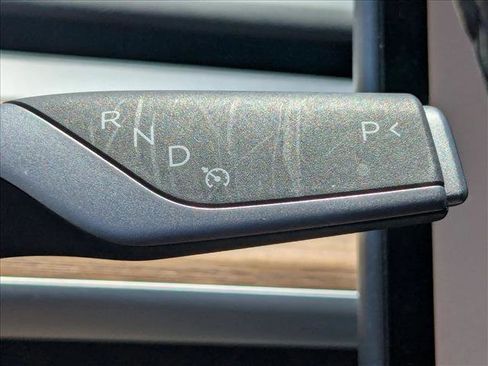 Used 2025 Tesla Model Y Long Range RWD image 12