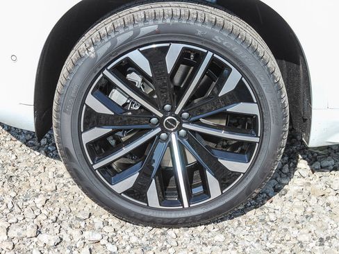 New 2026 Volvo XC90 T8 Ultra w/ Protection Package AWD/4WD image 12