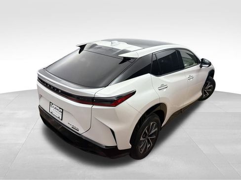 Used 2025 Lexus RZ 450e w/ Technology Package image 6