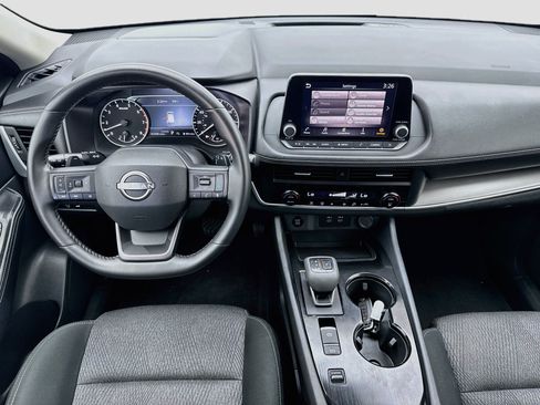 Used 2025 Nissan Rogue SV FWD image 14