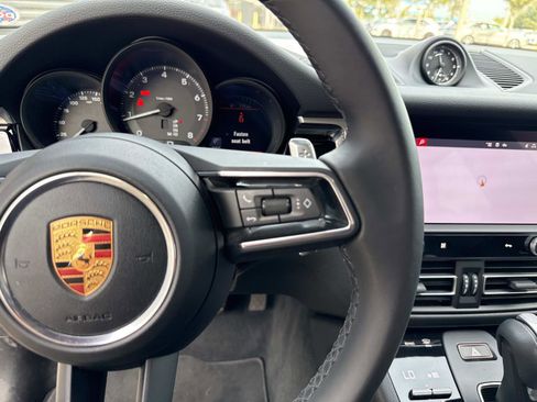 Certified 2022 Porsche Macan image 59